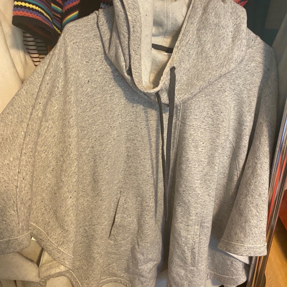 Medium Lou & Gray oversized hooded sweatshirt